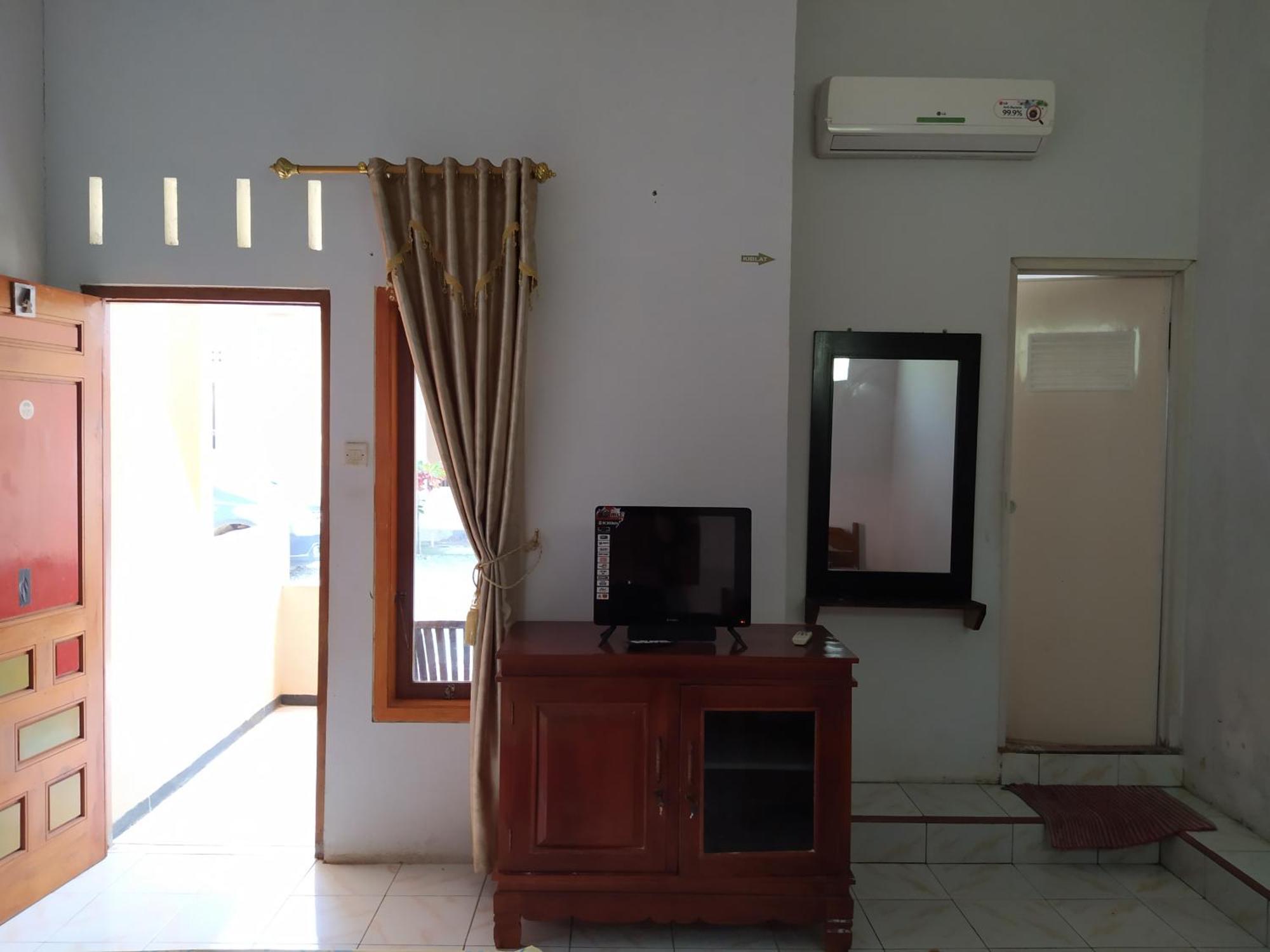 Batukaras Hotel Putra Sindang Asih חדר תמונה