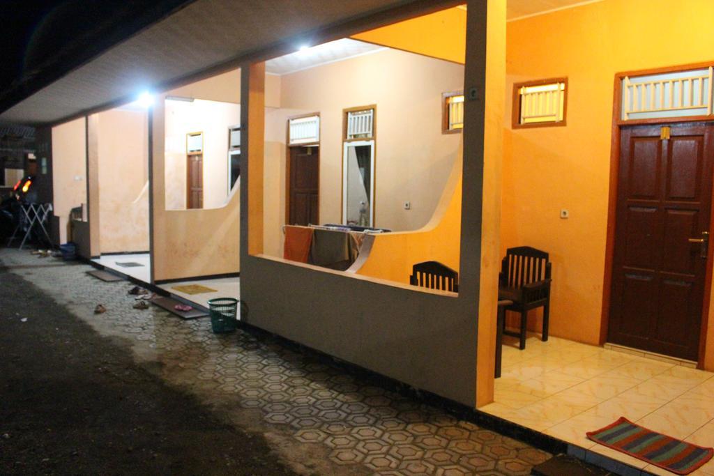 Batukaras Hotel Putra Sindang Asih מראה חיצוני תמונה