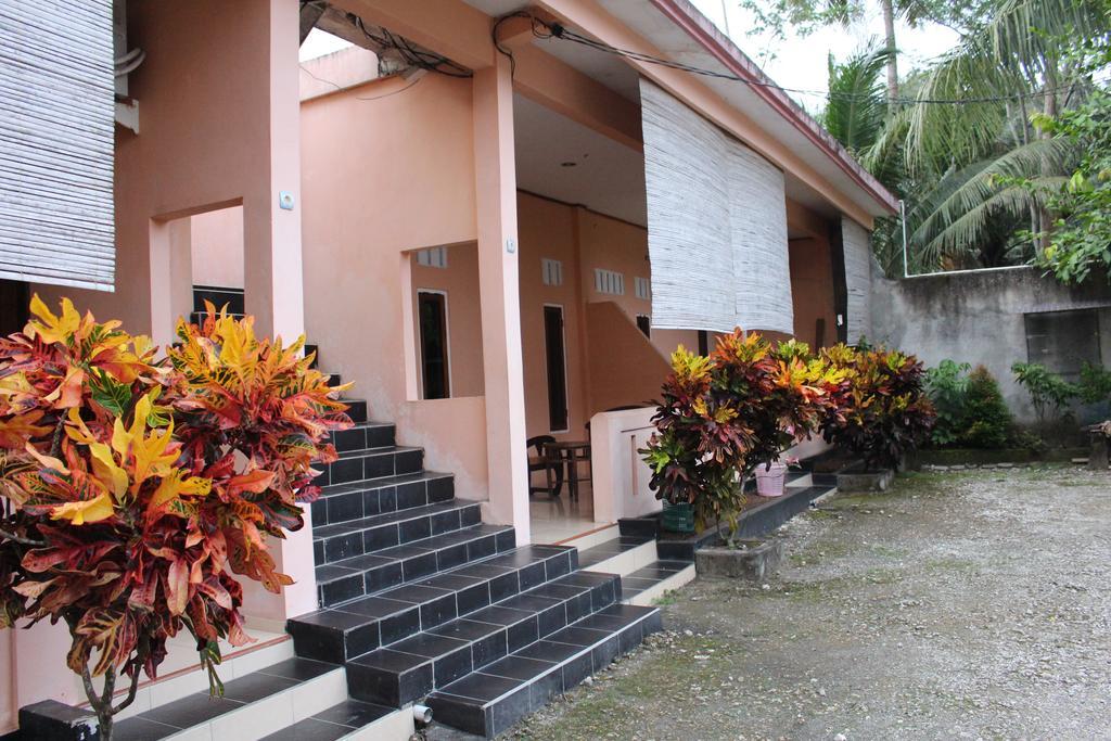 Batukaras Hotel Putra Sindang Asih מראה חיצוני תמונה